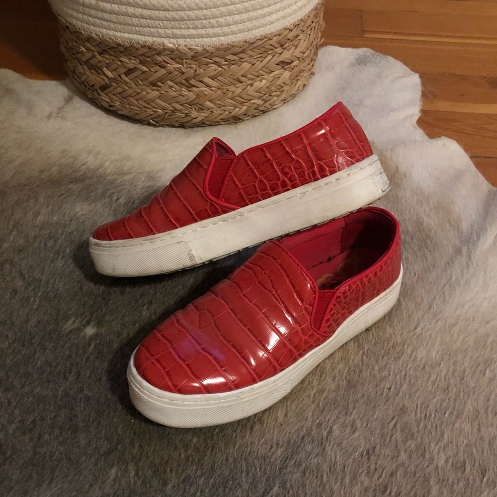 Sam Edelman red snakeskin sneaker size 6